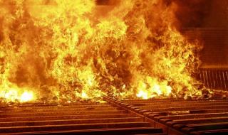 Municipal solid waste in the furnace 